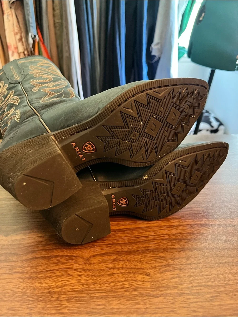 Ariat Vintage Denim Heritage J Toe Leather Heeled Boots with Brown Embroidery - Picture 9 of 9